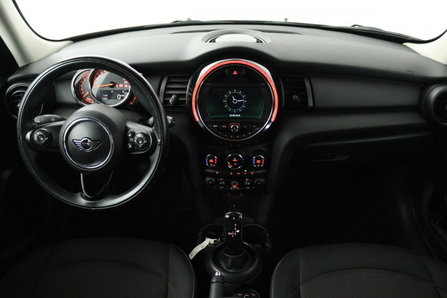 MINI Mini 1.5 One Pepper (NAVIGATIE, PARKEERSENSOREN, CRUISE CONTROL, AUTOMAAT, SFEERVERLICHTING, DEALER ONDERHOUDEN)