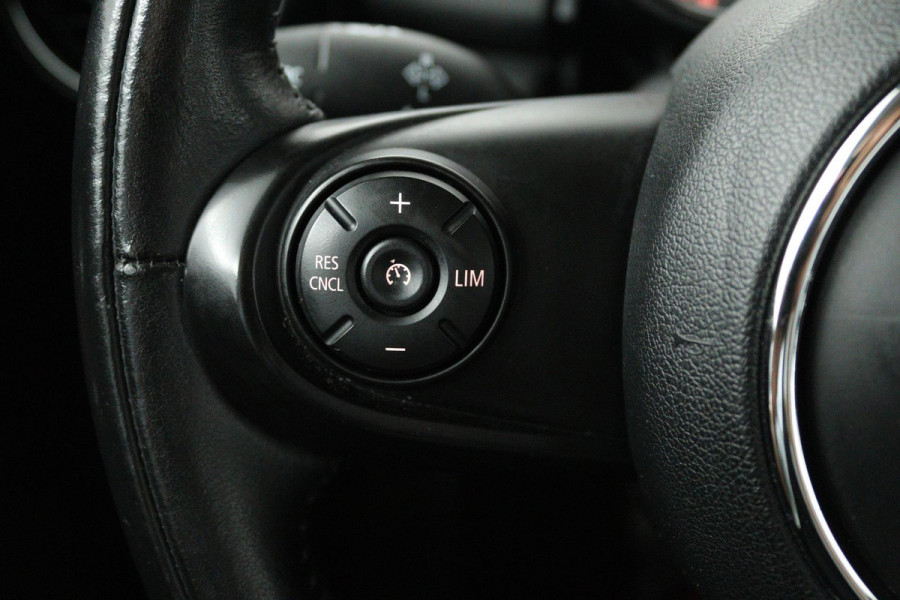 MINI Mini 1.5 One Pepper (NAVIGATIE, PARKEERSENSOREN, CRUISE CONTROL, AUTOMAAT, SFEERVERLICHTING, DEALER ONDERHOUDEN)