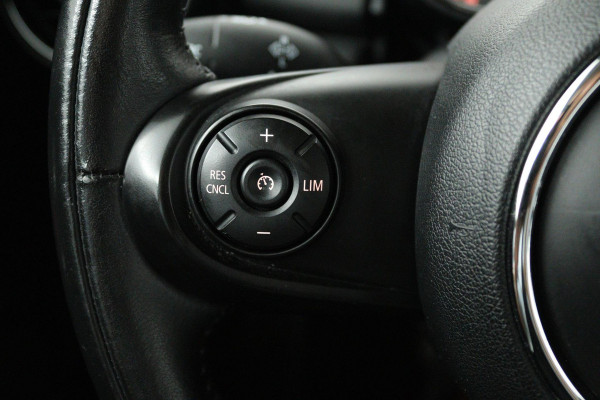 MINI Mini 1.5 One Pepper (NAVIGATIE, PARKEERSENSOREN, CRUISE CONTROL, AUTOMAAT, SFEERVERLICHTING, DEALER ONDERHOUDEN)