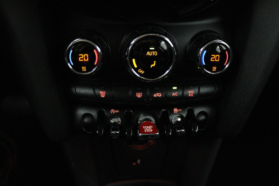 MINI Mini 1.5 One Pepper (NAVIGATIE, PARKEERSENSOREN, CRUISE CONTROL, AUTOMAAT, SFEERVERLICHTING, DEALER ONDERHOUDEN)