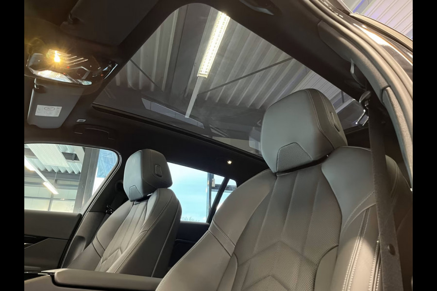 BMW 5 Serie Touring 520dA M-SPORT ** LED, NAVi+, HuD, PANORAMA, 20-inch LMV, DRIV. ASS+ ** 1e EIG - Ex BMW AG - UNFALLFREI ** ** INFORMEER OOK NAAR ONZE AANTREKKELIJKE FINANCIAL-LEASE TARIEVEN **