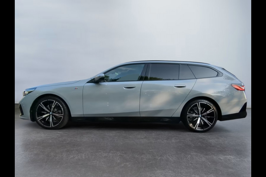 BMW 5 Serie Touring 520dA M-SPORT ** LED, NAVi+, HuD, PANORAMA, 20-inch LMV, DRIV. ASS+ ** 1e EIG - Ex BMW AG - UNFALLFREI ** ** INFORMEER OOK NAAR ONZE AANTREKKELIJKE FINANCIAL-LEASE TARIEVEN ** BMW 5 Serie Touring 520dA M-SPORT ** LED, NAVi+, HuD, PANORAMA, 20-inch LMV, DRIV. ASS+ ** 1e EIG - Ex BMW AG - UNFALLFREI ** ** INFORMEER OOK NAAR ONZE AANTREKKELIJKE FINANCIAL-LEASE TARIEVEN **