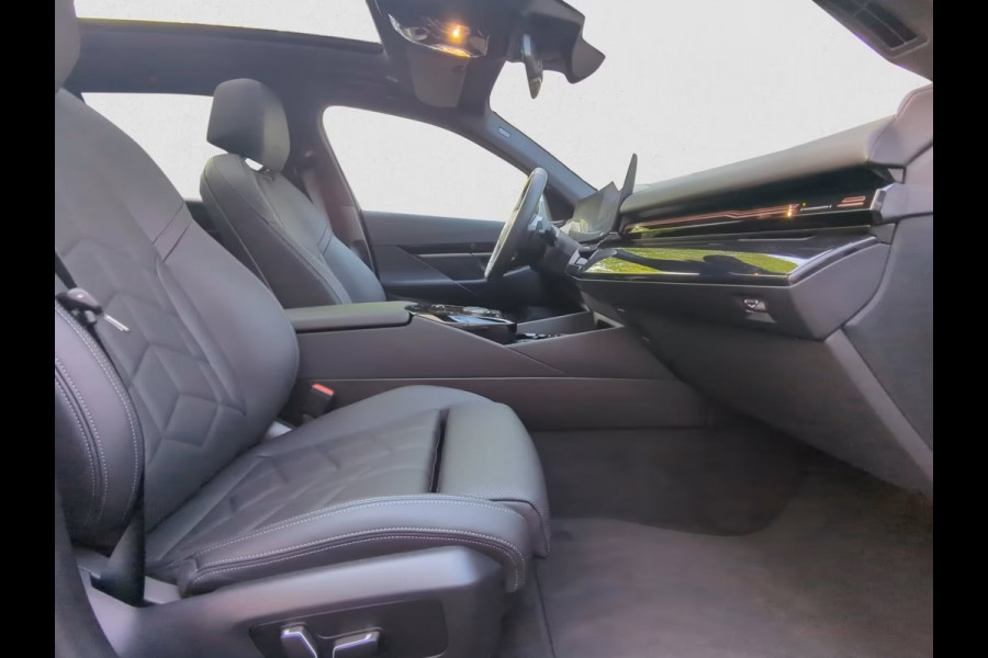 BMW 5 Serie Touring 520dA M-SPORT ** LED, NAVi+, HuD, PANORAMA, 20-inch LMV, DRIV. ASS+ ** 1e EIG - Ex BMW AG - UNFALLFREI ** ** INFORMEER OOK NAAR ONZE AANTREKKELIJKE FINANCIAL-LEASE TARIEVEN ** BMW 5 Serie Touring 520dA M-SPORT ** LED, NAVi+, HuD, PANORAMA, 20-inch LMV, DRIV. ASS+ ** 1e EIG - Ex BMW AG - UNFALLFREI ** ** INFORMEER OOK NAAR ONZE AANTREKKELIJKE FINANCIAL-LEASE TARIEVEN **