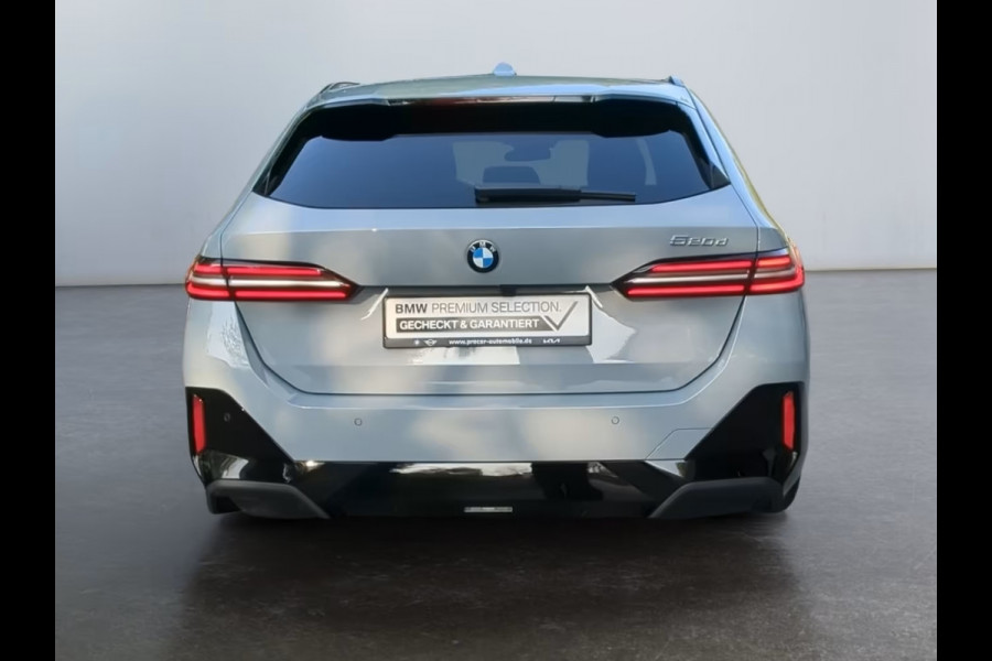 BMW 5 Serie Touring 520dA M-SPORT ** LED, NAVi+, HuD, PANORAMA, 20-inch LMV, DRIV. ASS+ ** 1e EIG - Ex BMW AG - UNFALLFREI ** ** INFORMEER OOK NAAR ONZE AANTREKKELIJKE FINANCIAL-LEASE TARIEVEN ** BMW 5 Serie Touring 520dA M-SPORT ** LED, NAVi+, HuD, PANORAMA, 20-inch LMV, DRIV. ASS+ ** 1e EIG - Ex BMW AG - UNFALLFREI ** ** INFORMEER OOK NAAR ONZE AANTREKKELIJKE FINANCIAL-LEASE TARIEVEN **