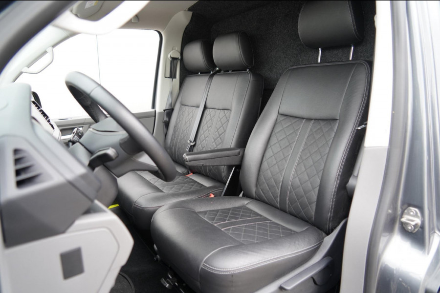 Volkswagen Transporter 2.0 TDI L2H3 DSG-Aut. / Leder / Virtual Cockpit / Navi / Black style sportpakket!