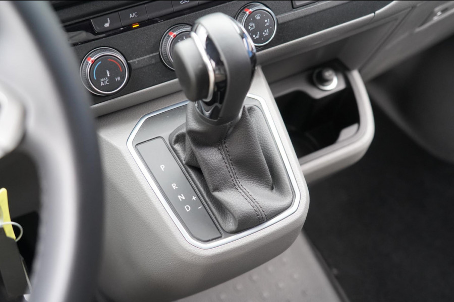 Volkswagen Transporter 2.0 TDI L2H3 DSG-Aut. / Leder / Virtual Cockpit / Navi / Black style sportpakket!