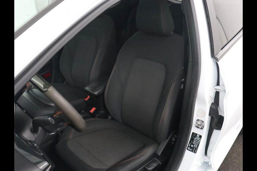 Ford Fiesta 1.0 EcoBoost ST-Line | Panoramadak | Stoel & stuurverwarming | Camera | Carplay | Navigatie | Airco | Climate control