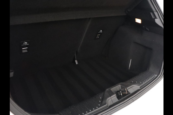Ford Fiesta 1.0 EcoBoost ST-Line | Panoramadak | Stoel & stuurverwarming | Camera | Carplay | Navigatie | Airco | Climate control