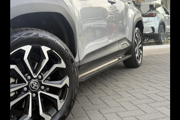 Toyota Yaris Cross 1.5 Hybrid First Edition | Facelift, Treeplanken, Groot scherm, Apple CarPlay/Android Auto, 17inch, Keyless