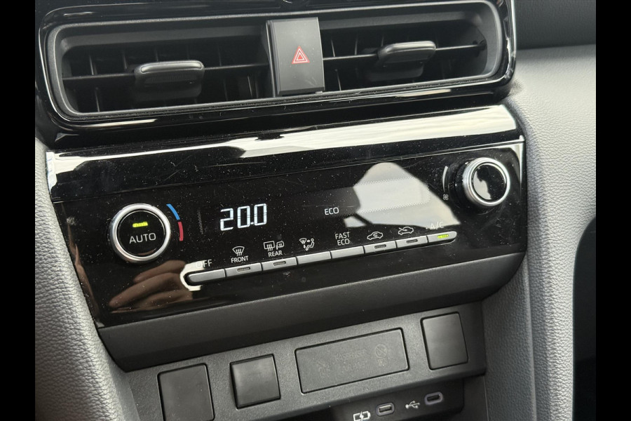 Toyota Yaris Cross 1.5 Hybrid First Edition | Facelift, Treeplanken, Groot scherm, Apple CarPlay/Android Auto, 17inch, Keyless