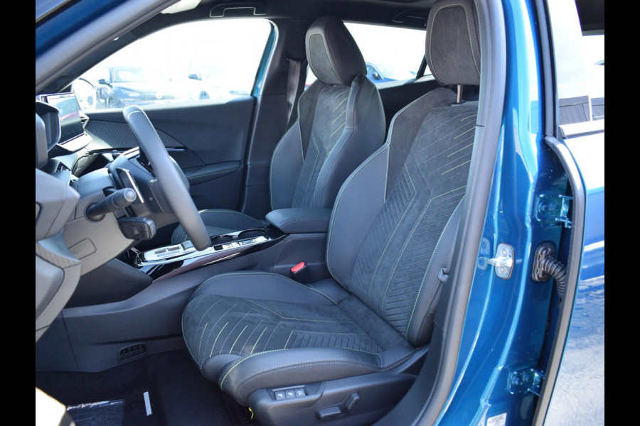 Peugeot 2008 1.2 Hybrid 145 GT 8 JAAR GARANTIE | SCHUIFDAK | ALCANTARA | ACHTERUITRIJCAMERA MET SENSOREN | NAVIGATIE & CARPLAY | E.C.C. |