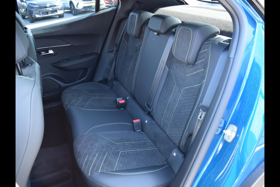 Peugeot 2008 1.2 Hybrid 145 GT 8 JAAR GARANTIE | SCHUIFDAK | ALCANTARA | ACHTERUITRIJCAMERA MET SENSOREN | NAVIGATIE & CARPLAY | E.C.C. |