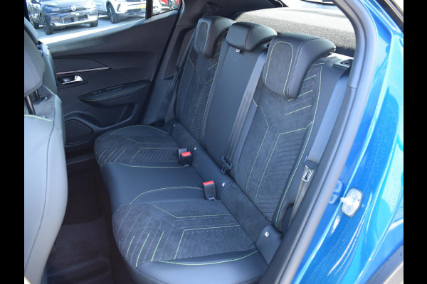 Peugeot 2008 1.2 Hybrid 145 GT 8 JAAR GARANTIE | SCHUIFDAK | ALCANTARA | ACHTERUITRIJCAMERA MET SENSOREN | NAVIGATIE & CARPLAY | E.C.C. |
