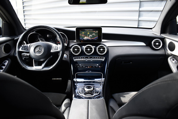 Mercedes-Benz GLC Coupé 250 4MATIC AMG Night Pakket | Schuif/Kanteldak | ACC | Camera | Treeplanken |