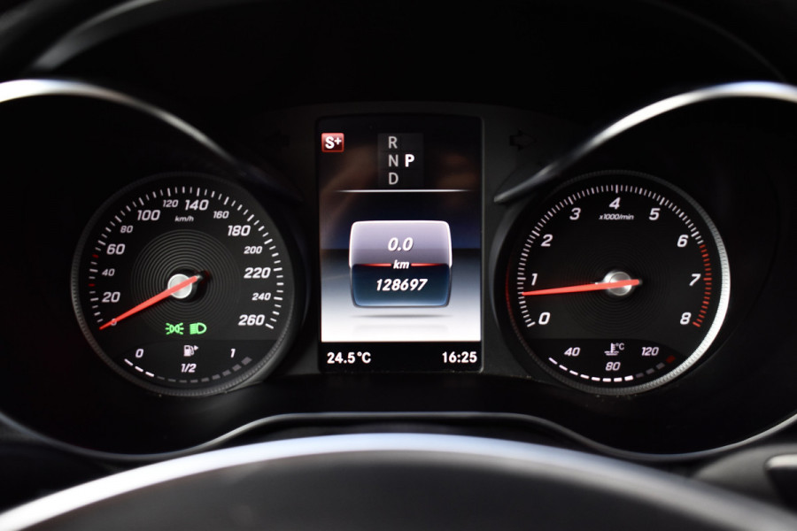 Mercedes-Benz GLC Coupé 250 4MATIC AMG Night Pakket | Schuif/Kanteldak | ACC | Camera | Treeplanken |