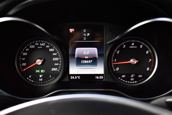 Mercedes-Benz GLC Coupé 250 4MATIC AMG Night Pakket | Schuif/Kanteldak | ACC | Camera | Treeplanken |