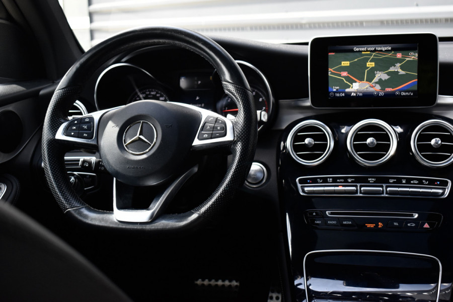 Mercedes-Benz GLC Coupé 250 4MATIC AMG Night Pakket | Schuif/Kanteldak | ACC | Camera | Treeplanken |