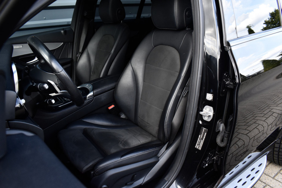 Mercedes-Benz GLC Coupé 250 4MATIC AMG Night Pakket | Schuif/Kanteldak | ACC | Camera | Treeplanken |