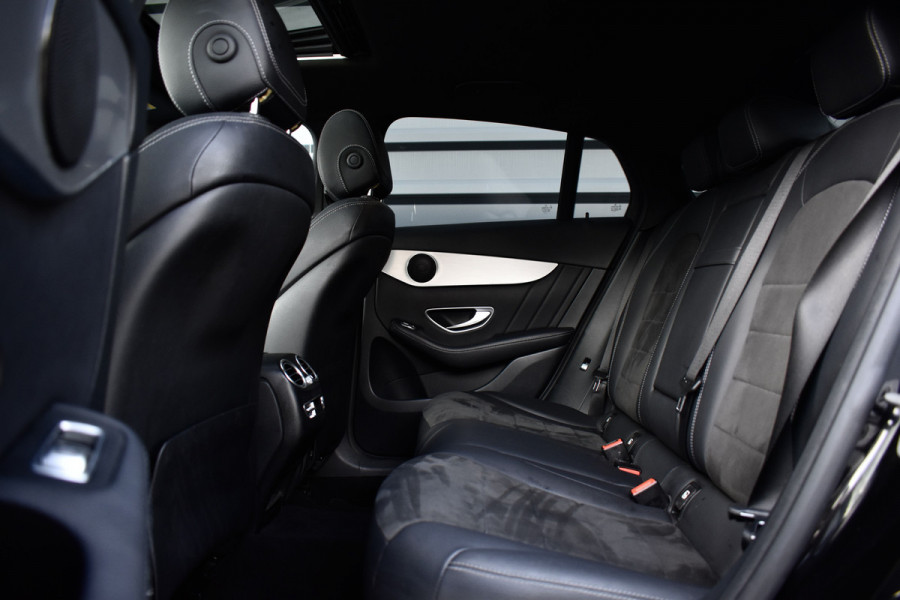 Mercedes-Benz GLC Coupé 250 4MATIC AMG Night Pakket | Schuif/Kanteldak | ACC | Camera | Treeplanken |
