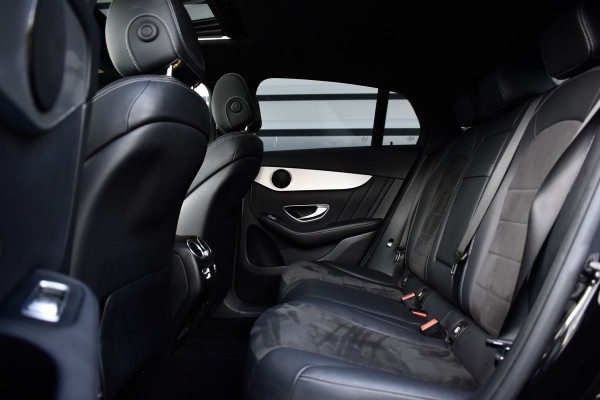 Mercedes-Benz GLC Coupé 250 4MATIC AMG Night Pakket | Schuif/Kanteldak | ACC | Camera | Treeplanken |