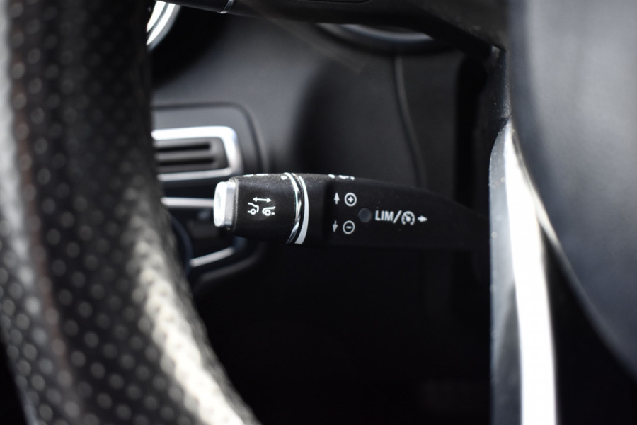 Mercedes-Benz GLC Coupé 250 4MATIC AMG Night Pakket | Schuif/Kanteldak | ACC | Camera | Treeplanken |