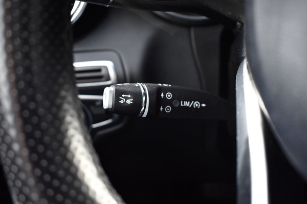 Mercedes-Benz GLC Coupé 250 4MATIC AMG Night Pakket | Schuif/Kanteldak | ACC | Camera | Treeplanken |
