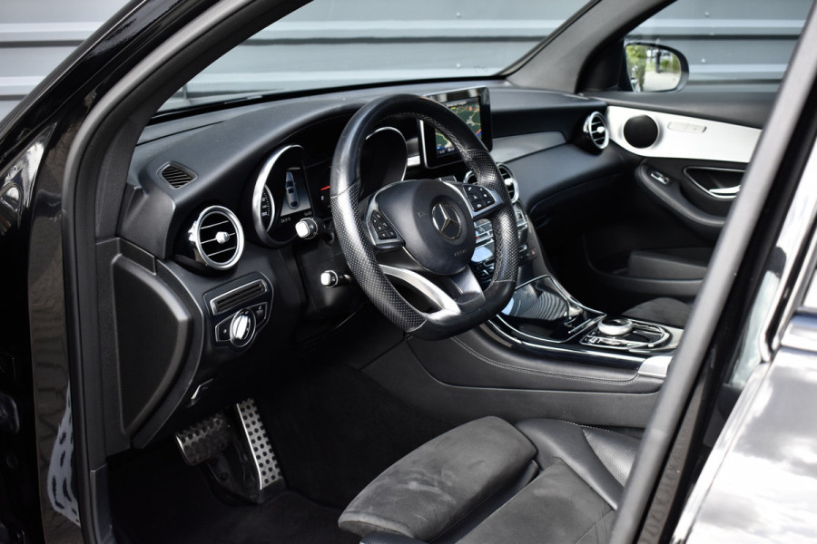 Mercedes-Benz GLC Coupé 250 4MATIC AMG Night Pakket | Schuif/Kanteldak | ACC | Camera | Treeplanken |