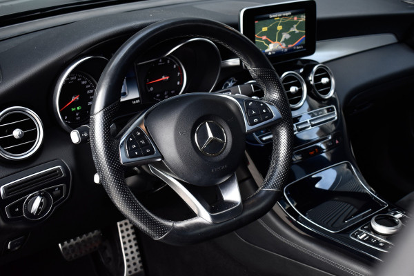 Mercedes-Benz GLC Coupé 250 4MATIC AMG Night Pakket | Schuif/Kanteldak | ACC | Camera | Treeplanken |