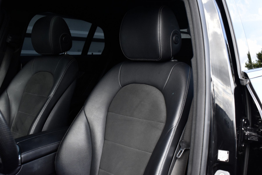 Mercedes-Benz GLC Coupé 250 4MATIC AMG Night Pakket | Schuif/Kanteldak | ACC | Camera | Treeplanken |