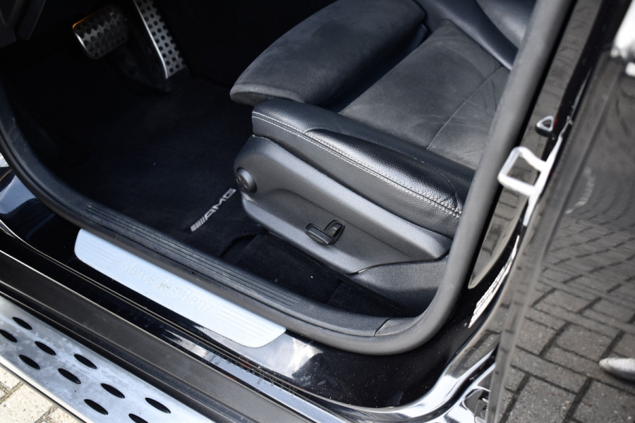 Mercedes-Benz GLC Coupé 250 4MATIC AMG Night Pakket | Schuif/Kanteldak | ACC | Camera | Treeplanken |