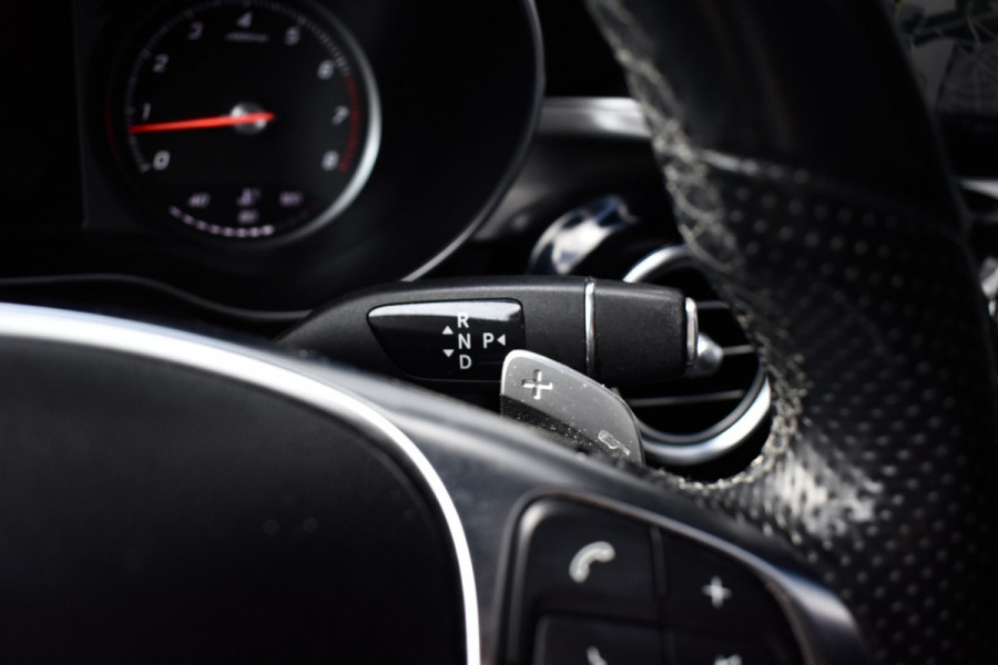 Mercedes-Benz GLC Coupé 250 4MATIC AMG Night Pakket | Schuif/Kanteldak | ACC | Camera | Treeplanken |