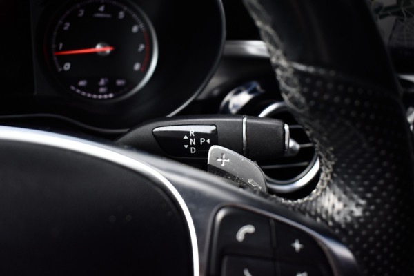 Mercedes-Benz GLC Coupé 250 4MATIC AMG Night Pakket | Schuif/Kanteldak | ACC | Camera | Treeplanken |