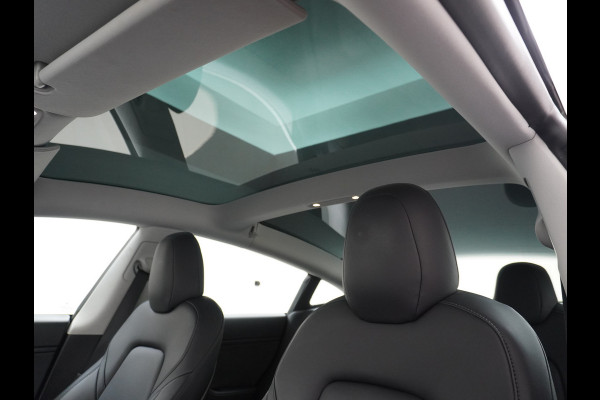 Tesla Model 3 Long Range AWD 75kWh 463PK **Trekhaak**  SOH 89% Lmv FSD-3 Computer Premium Audio AutoPilot Panoramadak Camera's Leer Adaptive-C 4WD Stoel en achterbank verwarming Elektr.Stoelen+Memory+Easy-Entry WiFi 1e Eigenaar Origineel Nederlandse Auto Garantie op Accu/Motor tot 29-06-2028/192.000km