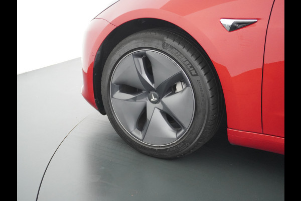 Tesla Model 3 Long Range AWD 75kWh 463PK **Trekhaak**  SOH 89% Lmv FSD-3 Computer Premium Audio AutoPilot Panoramadak Camera's Leer Adaptive-C 4WD Stoel en achterbank verwarming Elektr.Stoelen+Memory+Easy-Entry WiFi 1e Eigenaar Origineel Nederlandse Auto Garantie op Accu/Motor tot 29-06-2028/192.000km