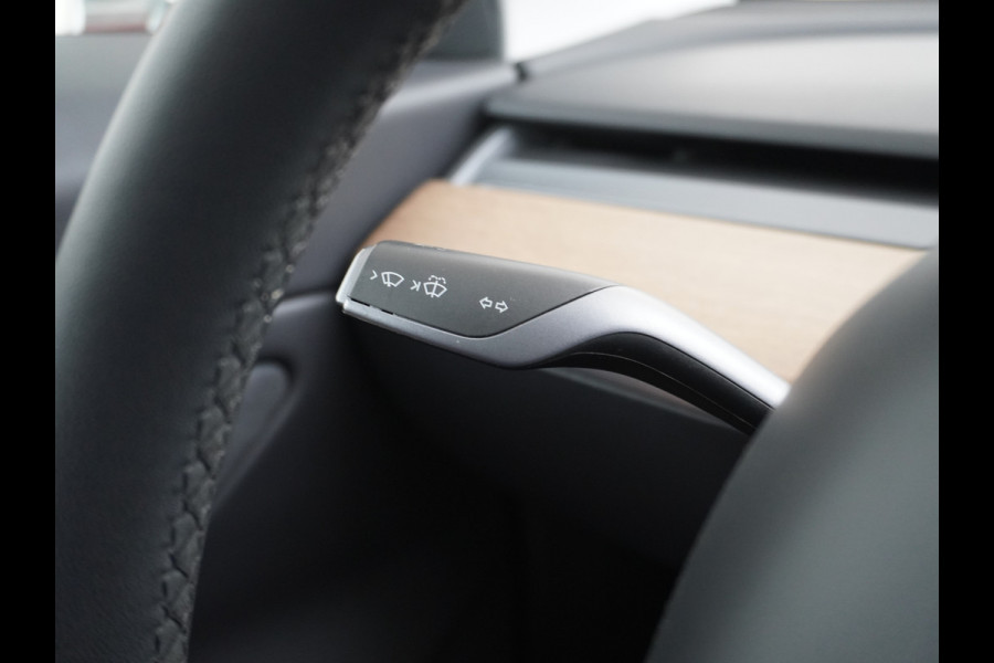 Tesla Model 3 Long Range AWD 75kWh 463PK **Trekhaak**  SOH 89% Lmv FSD-3 Computer Premium Audio AutoPilot Panoramadak Camera's Leer Adaptive-C 4WD Stoel en achterbank verwarming Elektr.Stoelen+Memory+Easy-Entry WiFi 1e Eigenaar Origineel Nederlandse Auto Garantie op Accu/Motor tot 29-06-2028/192.000km