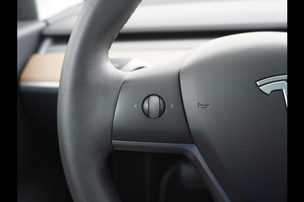 Tesla Model 3 Long Range AWD 75kWh 463PK **Trekhaak**  SOH 89% Lmv FSD-3 Computer Premium Audio AutoPilot Panoramadak Camera's Leer Adaptive-C 4WD Stoel en achterbank verwarming Elektr.Stoelen+Memory+Easy-Entry WiFi 1e Eigenaar Origineel Nederlandse Auto Garantie op Accu/Motor tot 29-06-2028/192.000km