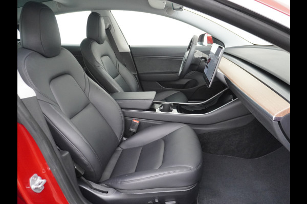 Tesla Model 3 Long Range AWD 75kWh 463PK **Trekhaak**  SOH 89% Lmv FSD-3 Computer Premium Audio AutoPilot Panoramadak Camera's Leer Adaptive-C 4WD Stoel en achterbank verwarming Elektr.Stoelen+Memory+Easy-Entry WiFi 1e Eigenaar Origineel Nederlandse Auto Garantie op Accu/Motor tot 29-06-2028/192.000km