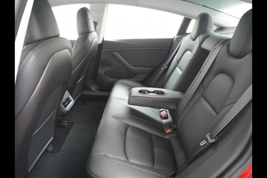 Tesla Model 3 Long Range AWD 75kWh 463PK **Trekhaak**  SOH 89% Lmv FSD-3 Computer Premium Audio AutoPilot Panoramadak Camera's Leer Adaptive-C 4WD Stoel en achterbank verwarming Elektr.Stoelen+Memory+Easy-Entry WiFi 1e Eigenaar Origineel Nederlandse Auto Garantie op Accu/Motor tot 29-06-2028/192.000km