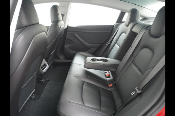 Tesla Model 3 Long Range AWD 75kWh 463PK **Trekhaak**  SOH 89% Lmv FSD-3 Computer Premium Audio AutoPilot Panoramadak Camera's Leer Adaptive-C 4WD Stoel en achterbank verwarming Elektr.Stoelen+Memory+Easy-Entry WiFi 1e Eigenaar Origineel Nederlandse Auto Garantie op Accu/Motor tot 29-06-2028/192.000km