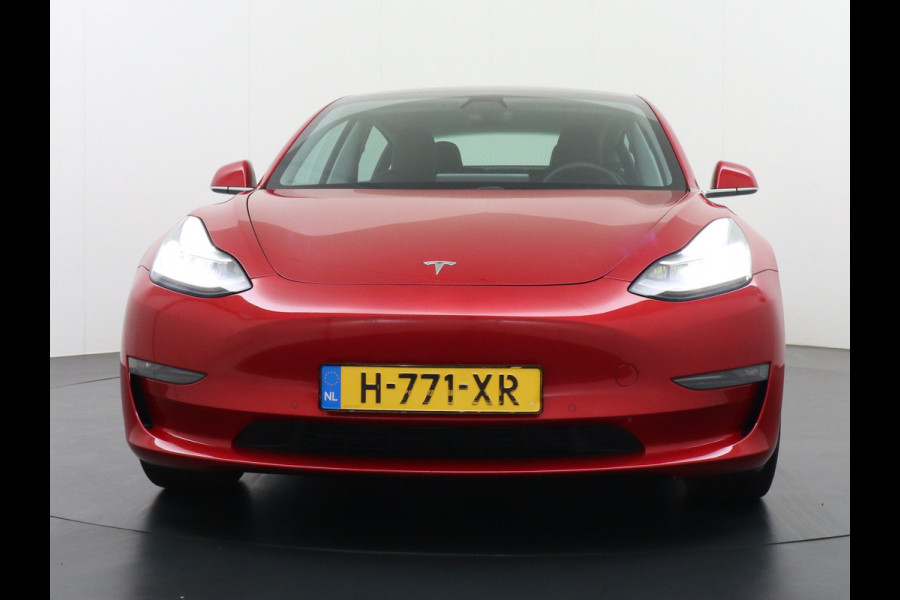 Tesla Model 3 Long Range AWD 75kWh 463PK **Trekhaak**  SOH 89% Lmv FSD-3 Computer Premium Audio AutoPilot Panoramadak Camera's Leer Adaptive-C 4WD Stoel en achterbank verwarming Elektr.Stoelen+Memory+Easy-Entry WiFi 1e Eigenaar Origineel Nederlandse Auto Garantie op Accu/Motor tot 29-06-2028/192.000km