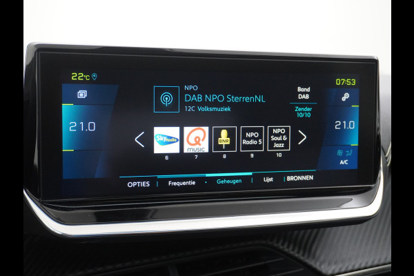 Peugeot e-208 EV GT 50kWh SOH 90% Panorama-dak Trekhaak Apple Carplay 360°CameraAndroid Navi Ecc Cruise Control DAB Pdc Stoelverwarming Sportstoelen Led Lmv 17" Privacy Glas Bluetooth Led Connected Apps
