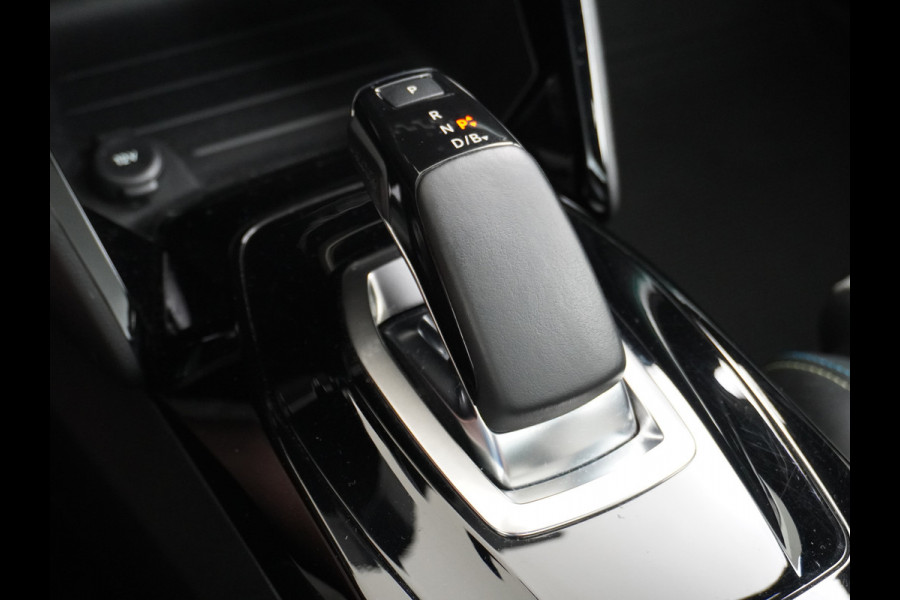 Peugeot e-208 EV GT 50kWh SOH 90% Panorama-dak Trekhaak Apple Carplay 360°CameraAndroid Navi Ecc Cruise Control DAB Pdc Stoelverwarming Sportstoelen Led Lmv 17" Privacy Glas Bluetooth Led Connected Apps