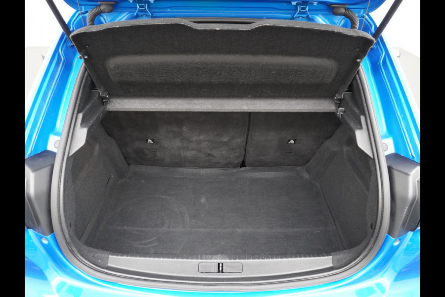 Peugeot e-208 EV GT 50kWh SOH 90% Panorama-dak Trekhaak Apple Carplay 360°CameraAndroid Navi Ecc Cruise Control DAB Pdc Stoelverwarming Sportstoelen Led Lmv 17" Privacy Glas Bluetooth Led Connected Apps