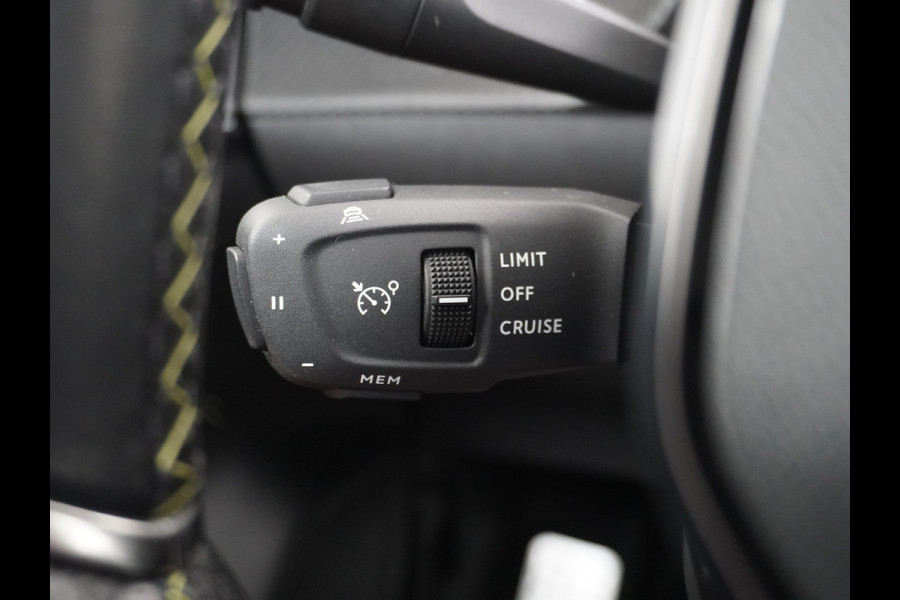Peugeot e-208 EV GT 50kWh SOH 90% Panorama-dak Trekhaak Apple Carplay 360°CameraAndroid Navi Ecc Cruise Control DAB Pdc Stoelverwarming Sportstoelen Led Lmv 17" Privacy Glas Bluetooth Led Connected Apps
