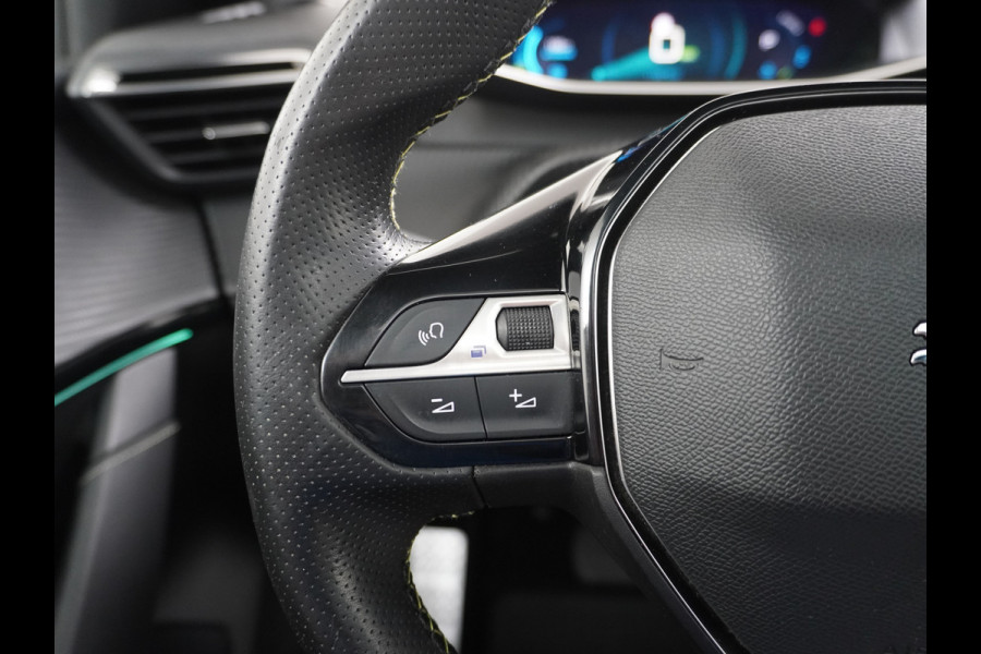 Peugeot e-208 EV GT 50kWh SOH 90% Panorama-dak Trekhaak Apple Carplay 360°CameraAndroid Navi Ecc Cruise Control DAB Pdc Stoelverwarming Sportstoelen Led Lmv 17" Privacy Glas Bluetooth Led Connected Apps