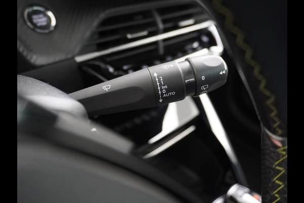 Peugeot e-208 EV GT 50kWh SOH 90% Panorama-dak Trekhaak Apple Carplay 360°CameraAndroid Navi Ecc Cruise Control DAB Pdc Stoelverwarming Sportstoelen Led Lmv 17" Privacy Glas Bluetooth Led Connected Apps