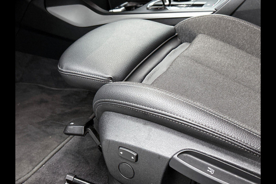 BMW 1-serie 116i Business Edition Plus CARPLAY STOF-LEDER NAVI
