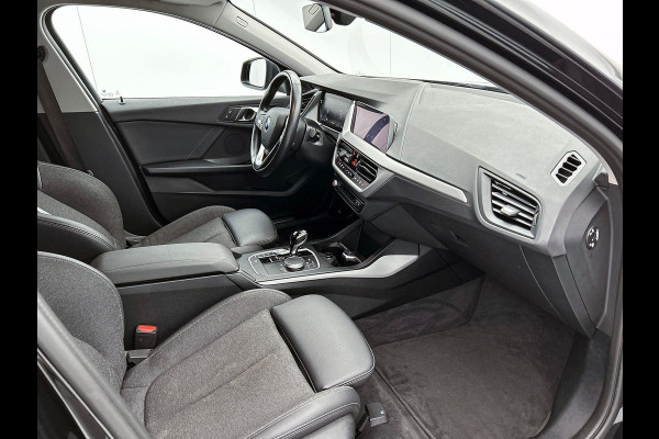 BMW 1-serie 116i Business Edition Plus CARPLAY STOF-LEDER NAVI