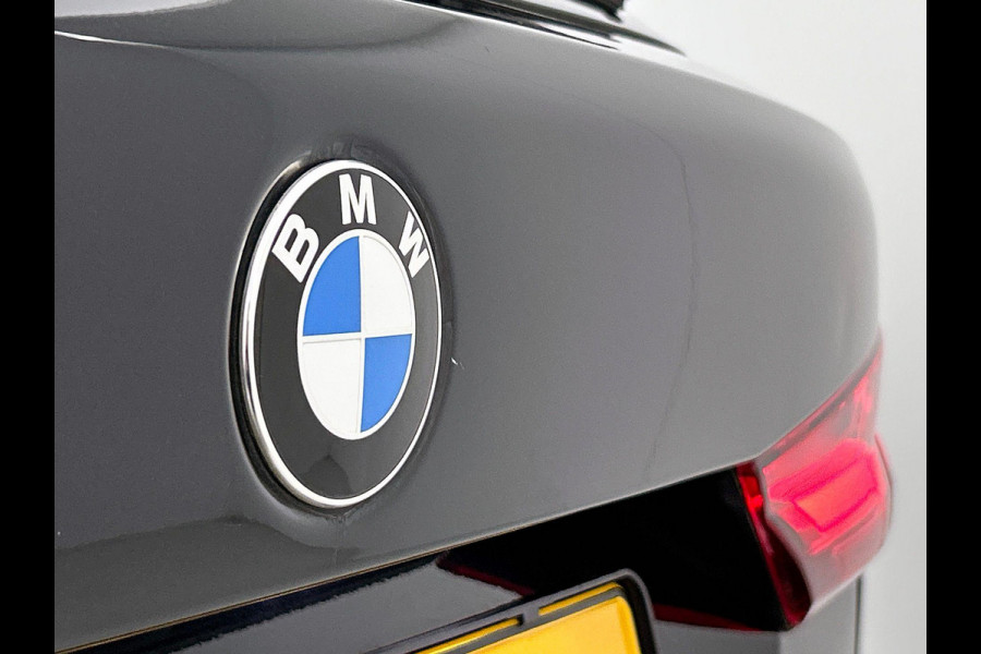 BMW 1-serie 116i Business Edition Plus CARPLAY STOF-LEDER NAVI