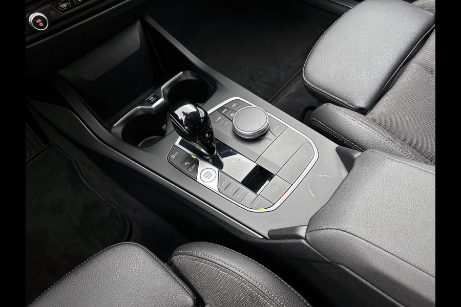 BMW 1-serie 116i Business Edition Plus CARPLAY STOF-LEDER NAVI